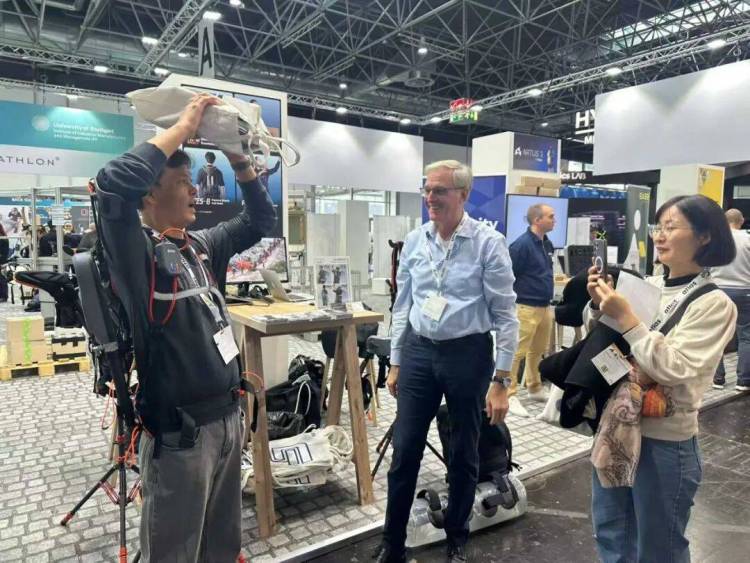 A+A 2025｜傲鲨亮相德国职业安全与健康展A+A 2025，破局职业健康困境