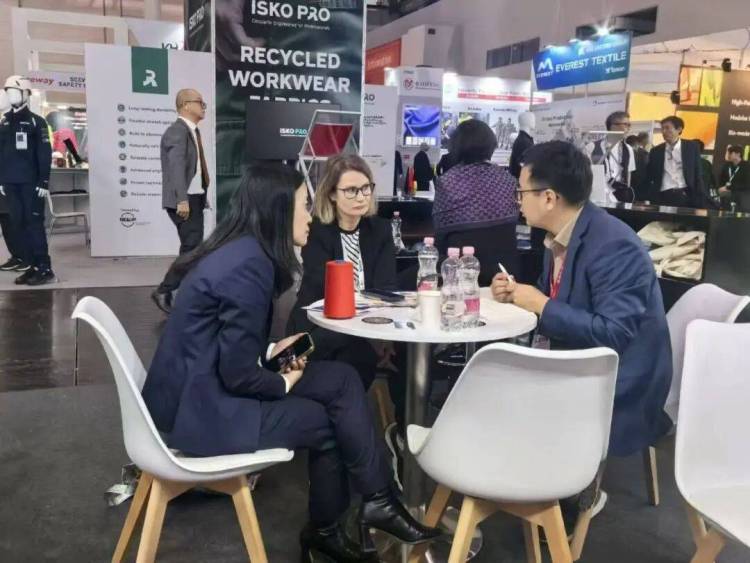 聚焦德国杜塞尔多夫国际劳动安全及健康用品展A+A 2025：沣晟泰新材料的全球化新征程