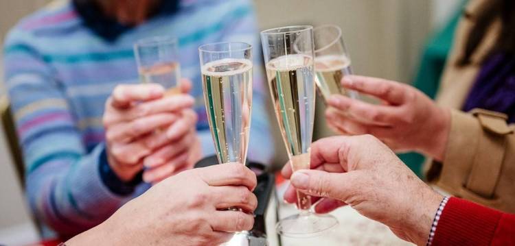 2025年萨里国际汉普顿宫圣诞集市回归