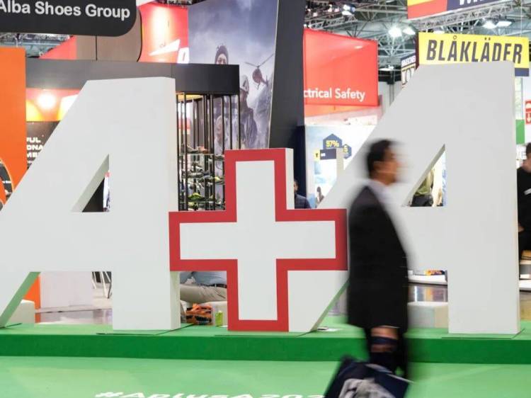 A+A 2025｜傲鲨亮相德国A+A 2025，外骨骼机器人破局职业健康困境