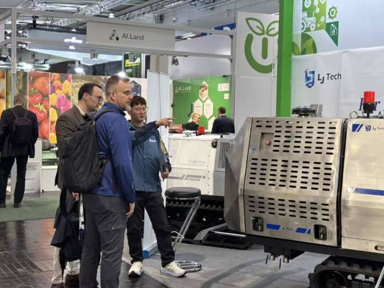 中国智造亮相国际舞台：岚江科技在2025年德国汉诺威农机展