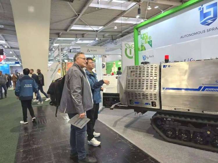 中国智造亮相国际舞台：岚江科技在2025年德国汉诺威农机展