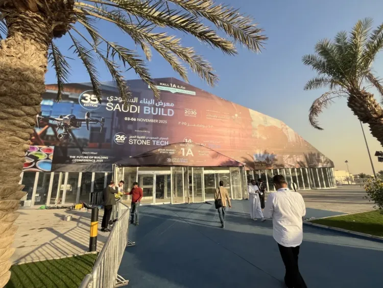 玉兰集团惊艳亮相2025年沙特利雅得国际建材展！