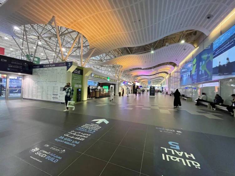 玉兰集团惊艳亮相2025年沙特利雅得国际建材展！