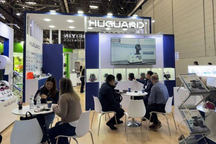 [2025 A+A德国劳保展] 东方智造，全球引领，呼享智能呼吸防护生态震撼登场德国