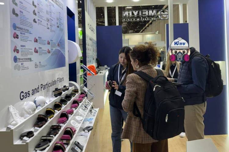 [2025 A+A德国劳保展] 东方智造，全球引领，呼享智能呼吸防护生态震撼登场德国