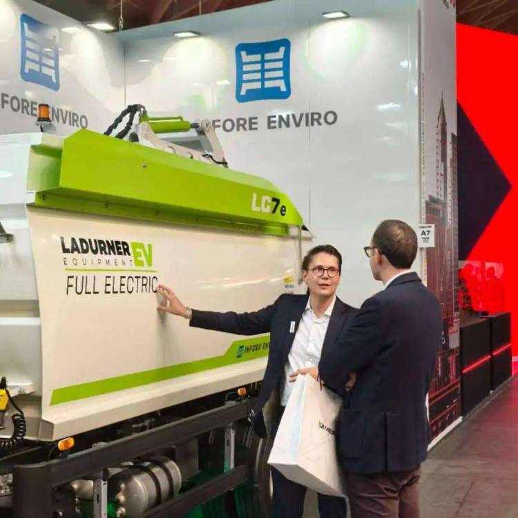 深耕海外 | 盈峰环境新能源环卫装备亮相2025年国际环保展，全球“圈粉” ！