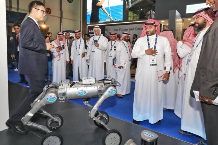 【东方物探公司】BGP 亮相2025年阿布扎比石油展