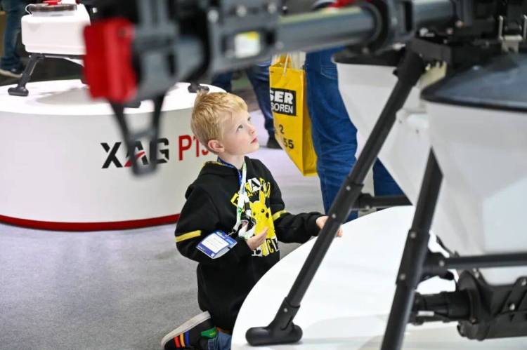 极飞新品首发全球最大农机展Agritechnica 2025汉诺威国际农机展，呈现中国智慧农业实力