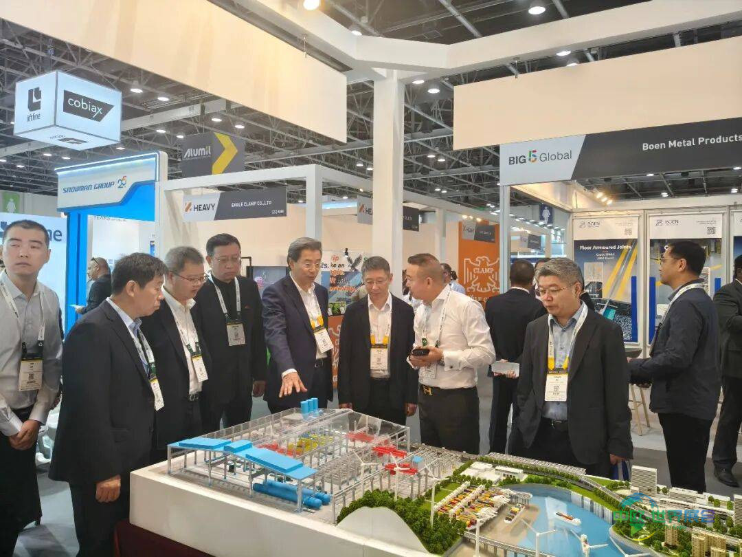 建华控股亮相2025年迪拜国际建筑建材五大行业展