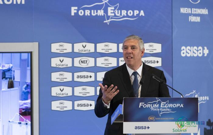 IFEMA马德里执行委员会主席在演讲中