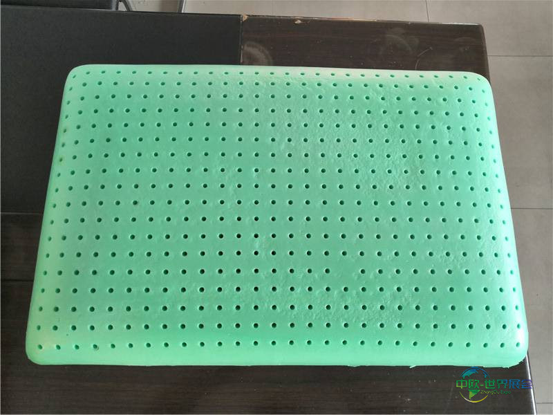 2025年利雅得生活展：南通月光纺织展示床垫及枕头