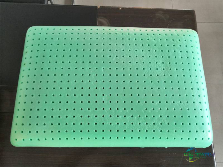 2025年利雅得生活展：南通月光纺织展示床垫及枕头