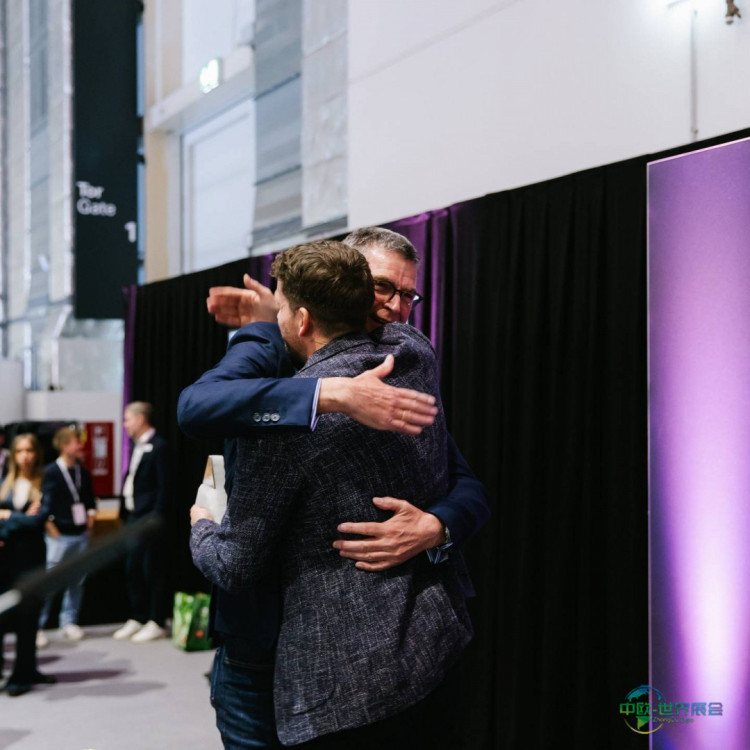 美国佛罗里达迈阿密国际游轮内饰设计展览会：创意与色彩的盛宴