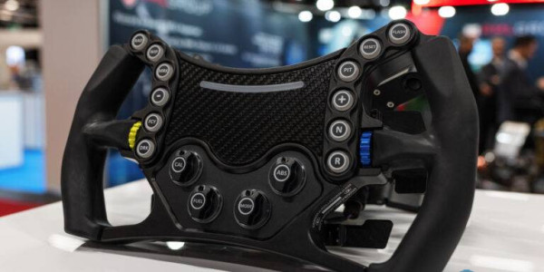 2025年德国科隆国际专业赛车世界博览会：Cosworth推出GT方向盘