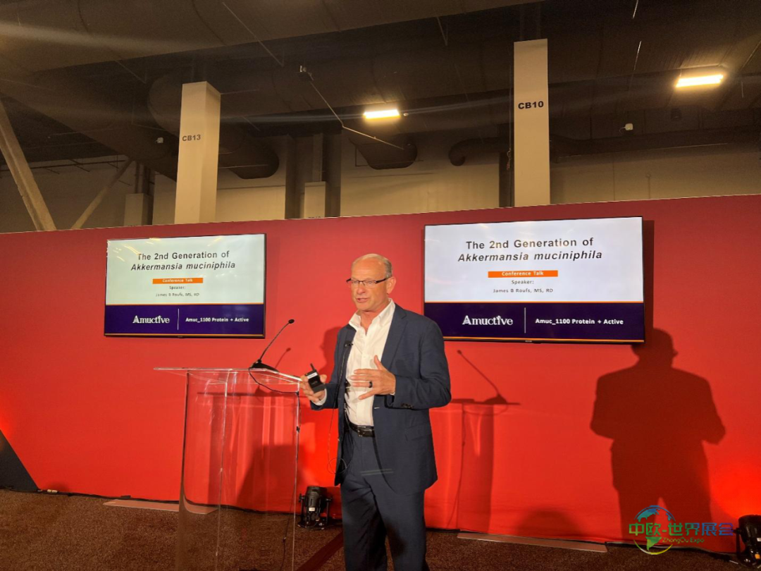 闪耀国际舞台！慕恩生物携明星AKK原料亮相美国创新原料展 SupplySide Global 2025