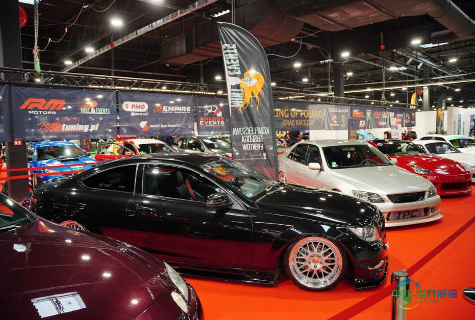 波兰华沙国际汽车展览会：专业团队打造创新展览体验