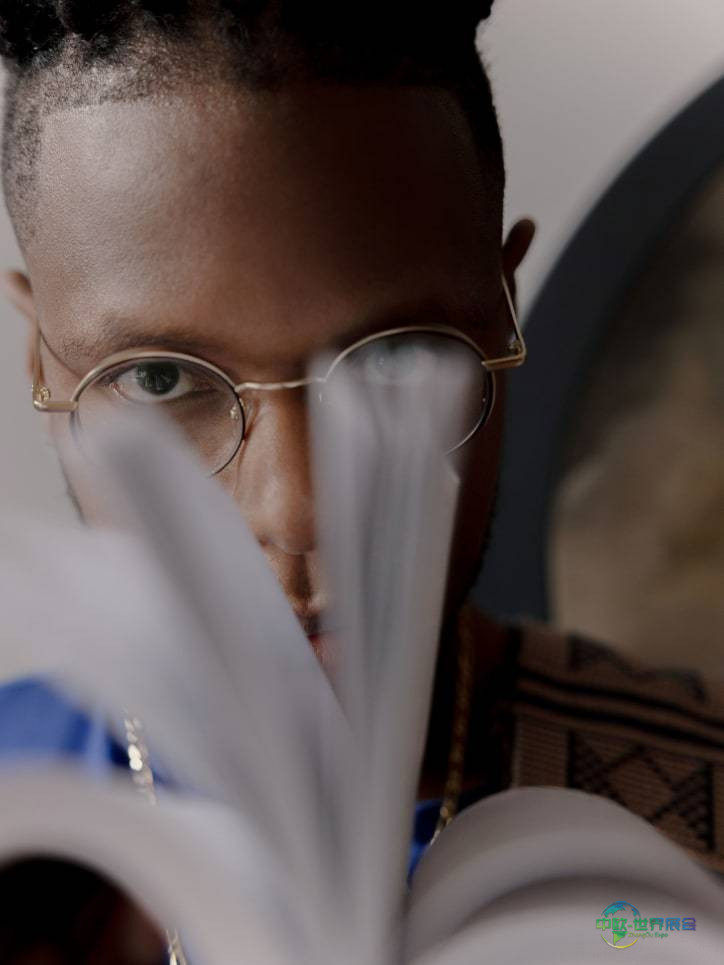 2025瑞士巴勒国际艺术展：巴黎艺术家分享最爱书籍