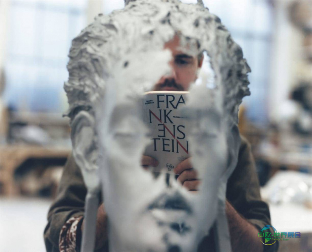 2025瑞士巴勒国际艺术展：巴黎艺术家分享最爱书籍