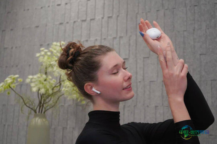 亲爱的翻译官诚邀你参加美国2026 CES电子展，中心馆15758，黑科技全线集结！