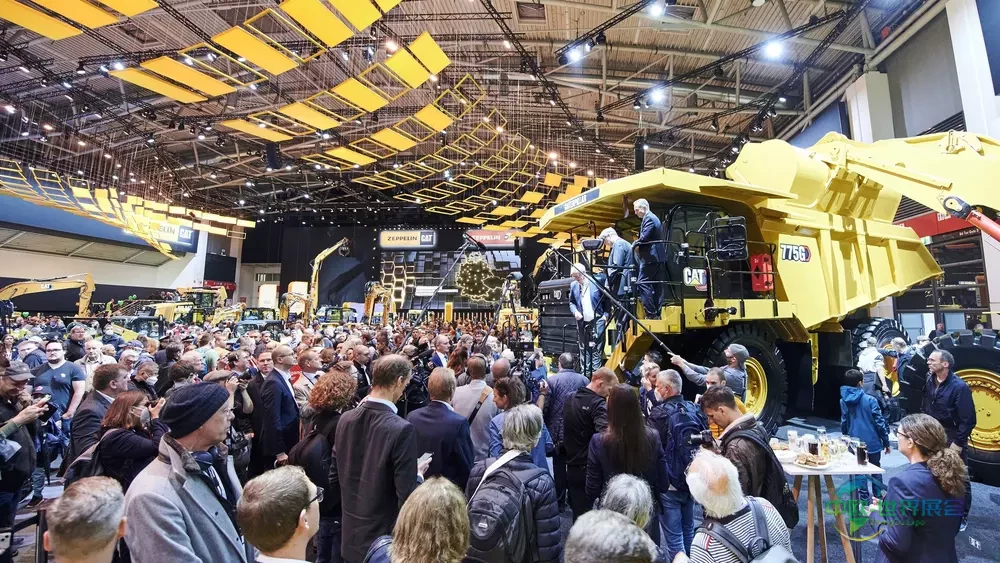 联邦建筑部长格维茨、州长索德尔与市长赖特尔共同揭幕bauma工程机械展