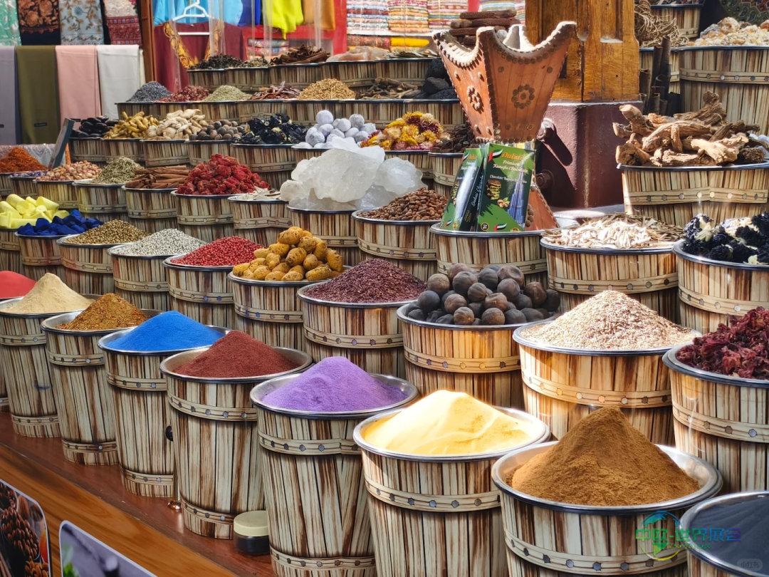 嘉馨香料2025迪拜美容展｜中东香水市场观察