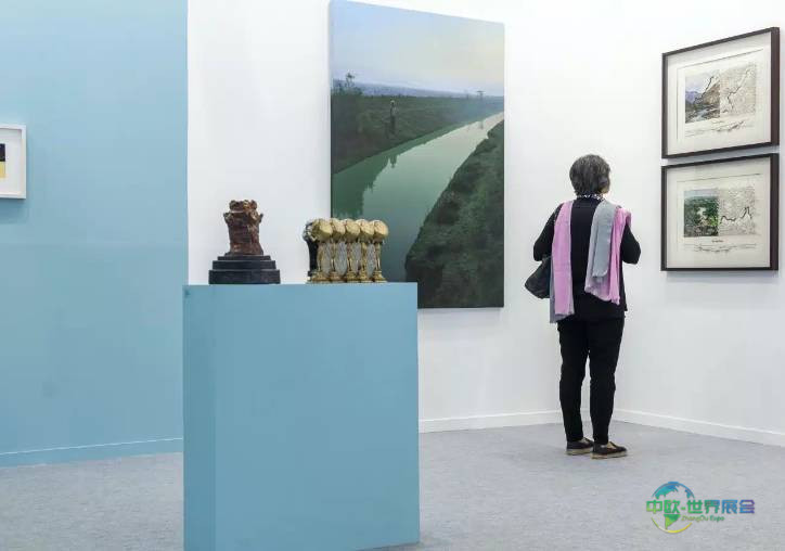 新德里国际艺术展览会2026杜米杜尼·伊利安加辛格的脆弱与治愈