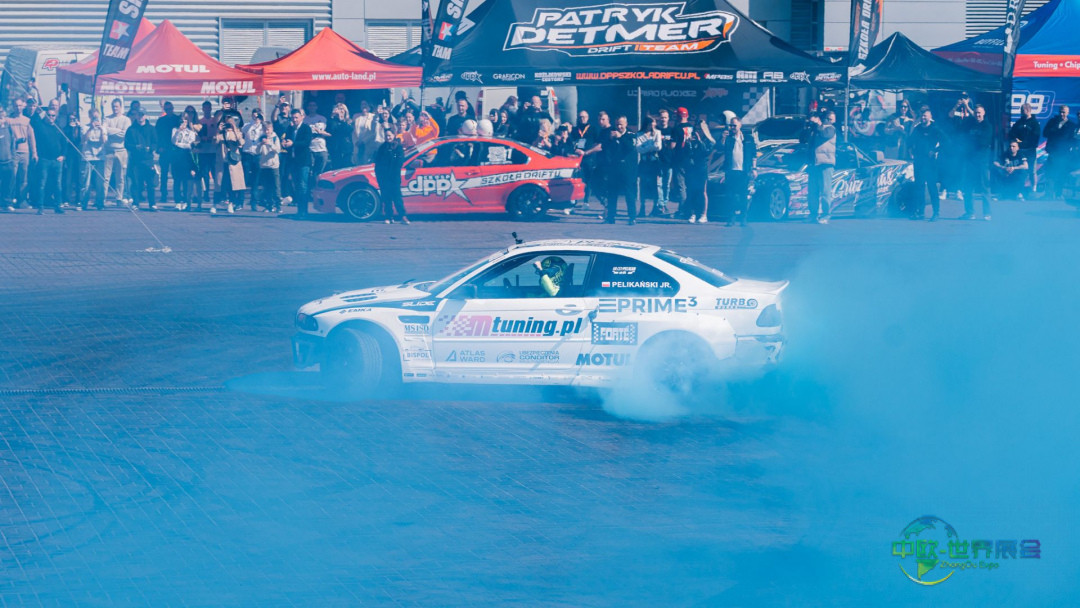 波兹南车展漂移表演