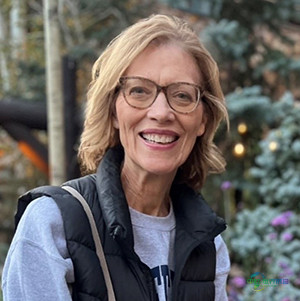 高级时装零售商联络人简·莫尔逝世