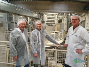 从左至右：AVEVA Select客户成功经理Claus Sass Hvass、Eltronic销售总监Anders Linneberg、Valsemöllen生产经理Carsten Mariager