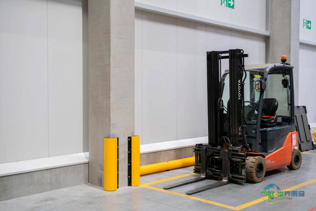 2026年英国伯明翰国际健康及安全展览会：保护性防撞条在仓库中的应用