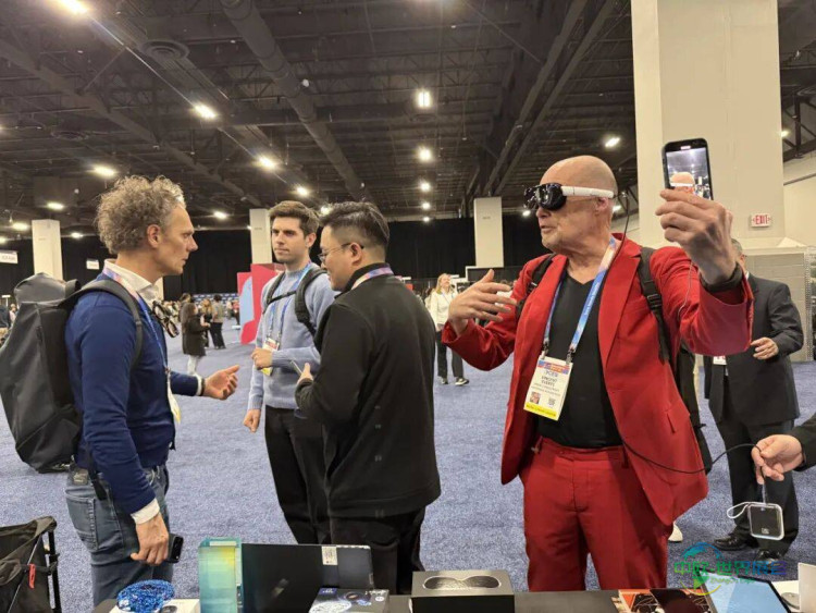 轻薄革新，实力出圈：莲偶科技携获奖平板亮相2026年CES国际消费电子展