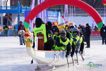 “极寒冰面躺卧”、冰上龙舟赛……今冬冰雪“花样”玩法不断涌现