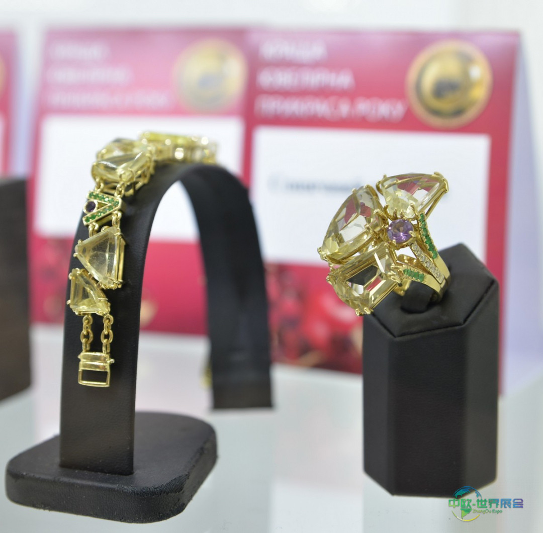 “阳光天堂”珠宝套装