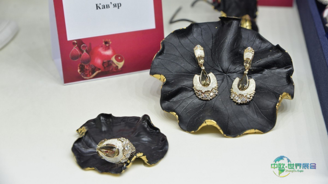 “鱼子酱”珠宝套装