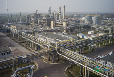 洛伊纳和普雷姆尼茨的化工厂陷入停滞