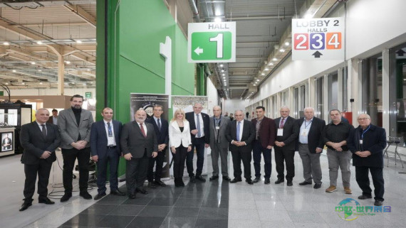 雅典国际珠宝展由旅游部副部长埃琳娜·拉普蒂女士揭幕