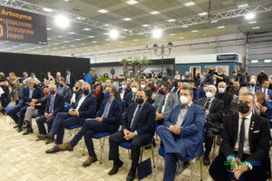 农业发展与食品部长乔治·乔治安塔斯为Artozyma和Detrop Boutique展览揭幕