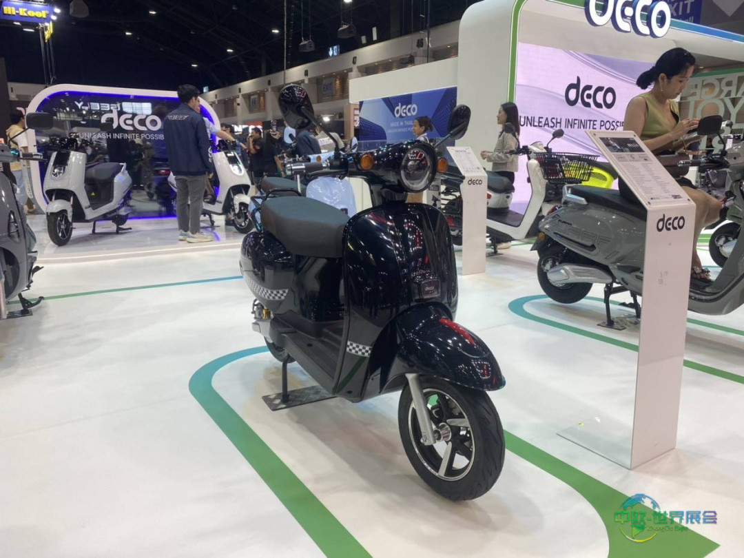 泰国曼谷国际摩托车展览会：展出小型摩托车，彰显个性与科技