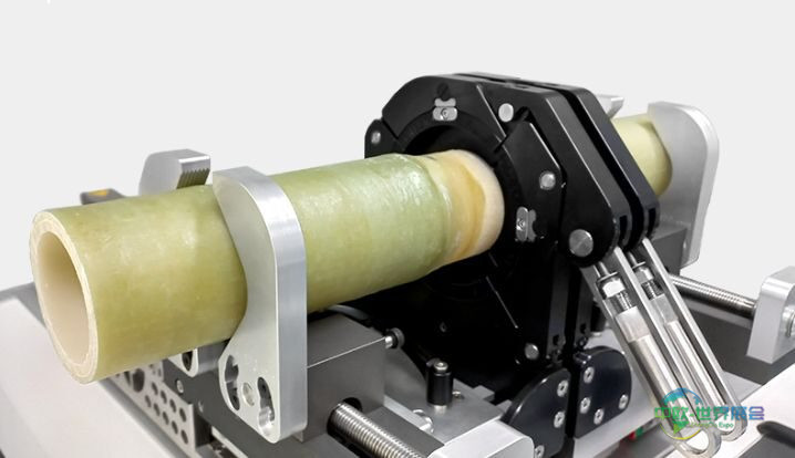 用于焊接GFK双复合管的灵活夹持系统