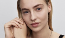 潘多拉转向镀铂工艺以规避白银成本上涨