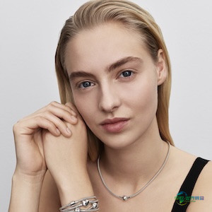 潘多拉转向镀铂工艺以规避白银成本上涨