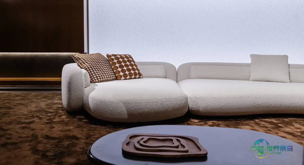 2026年意大利米兰国际家具配件和半成品展览会：红色进行中