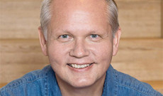 约翰·哈迪任命新总裁，原首席执行官升任董事会主席