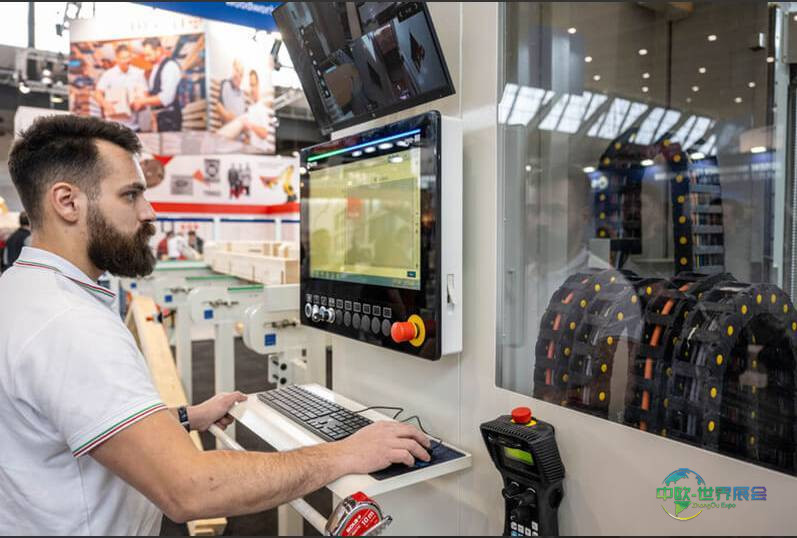 德国科隆国际木材展DACH+HOLZ 2026推出优化512和513型格及檐口夹具