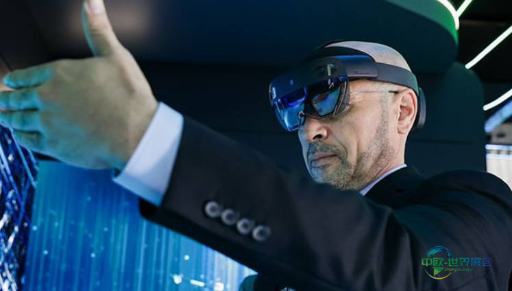 2025年阿拉伯联合酋长国阿布扎比国际石油展览会：展会第二天聚焦人工智能 (AI) 和数字化