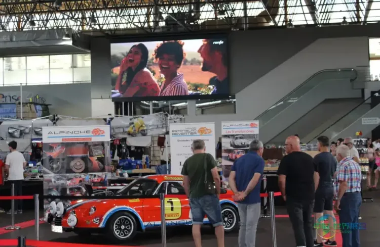 西班牙奥伦赛国际二手车展览会成功举办首届经典车辆展