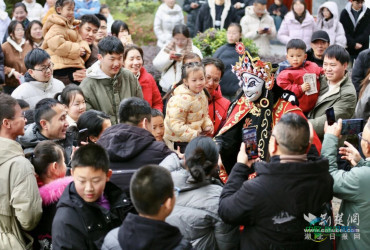 蕲春打造李时珍“金字招牌”，稳固群众致富“黄金产业”