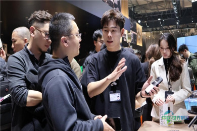 追觅 D・Note AI 智能录音名片于AWE展会登场 以创新科技重塑移动办公新范式