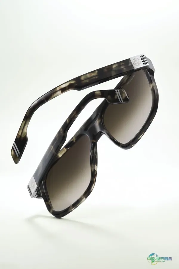 新线光学携三大新品亮相捷克布尔诺国际眼镜展览会